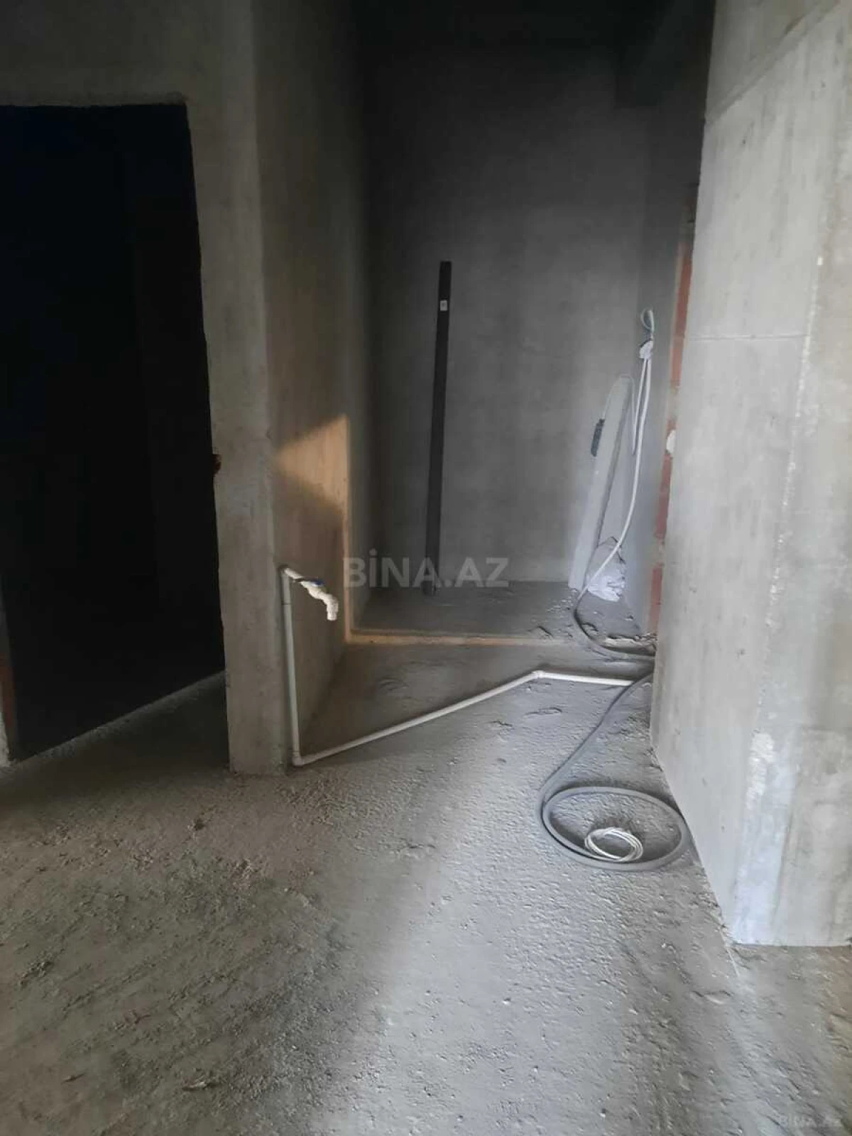 Satılır 2 otaqlı mənzil 96 m²