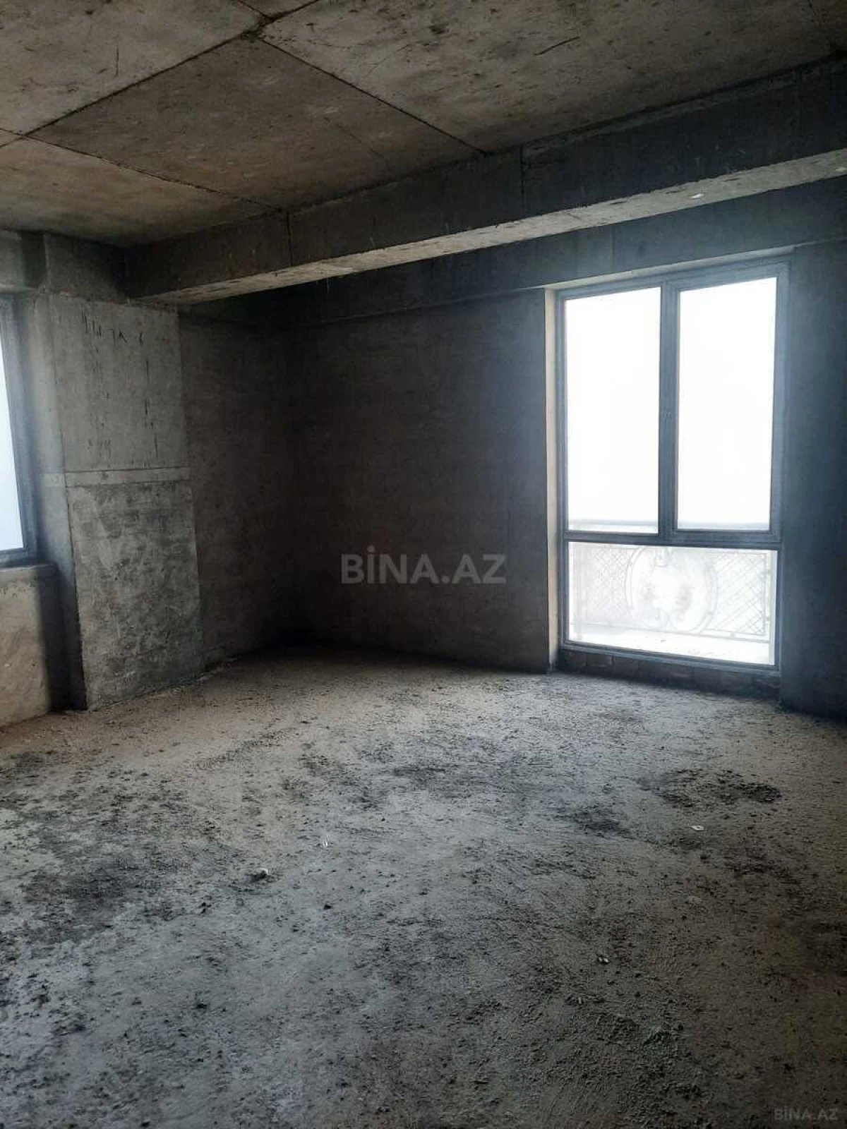 Satılır 2 otaqlı mənzil 96 m²