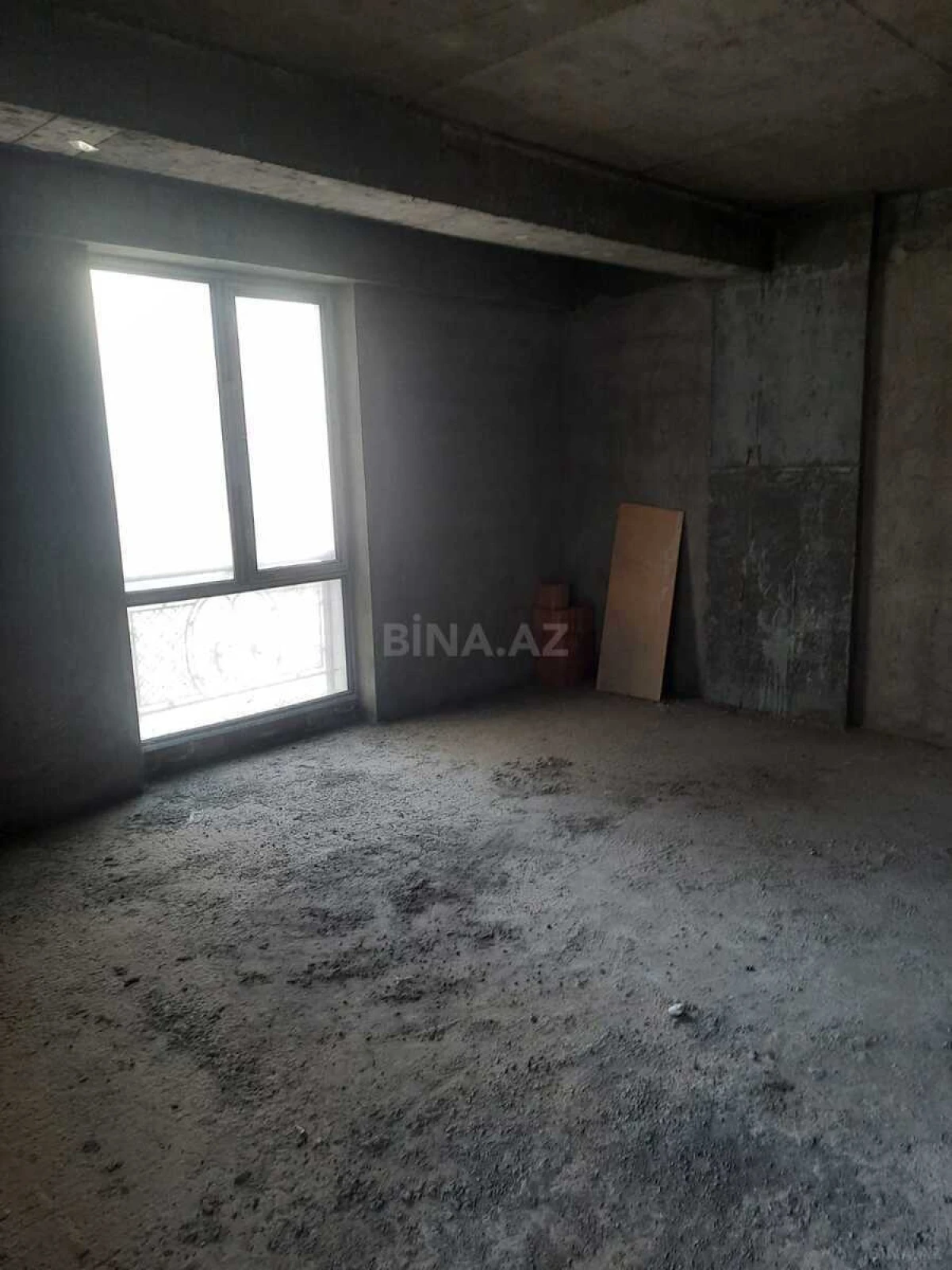 Satılır 2 otaqlı mənzil 96 m²