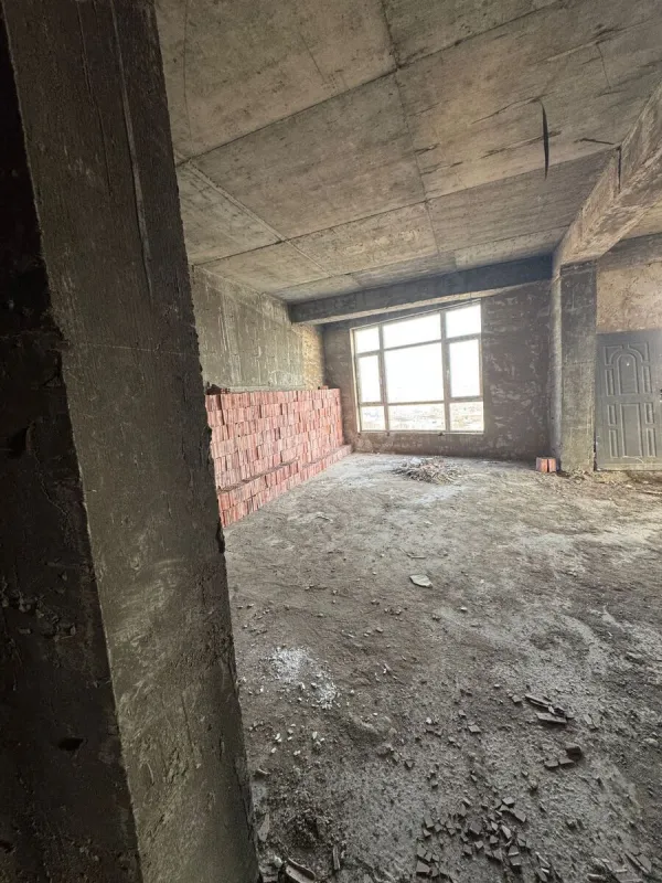 Satılır 4 otaqlı mənzil 155 m²