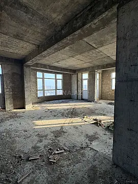 Satılır 4 otaqlı mənzil 155 m²