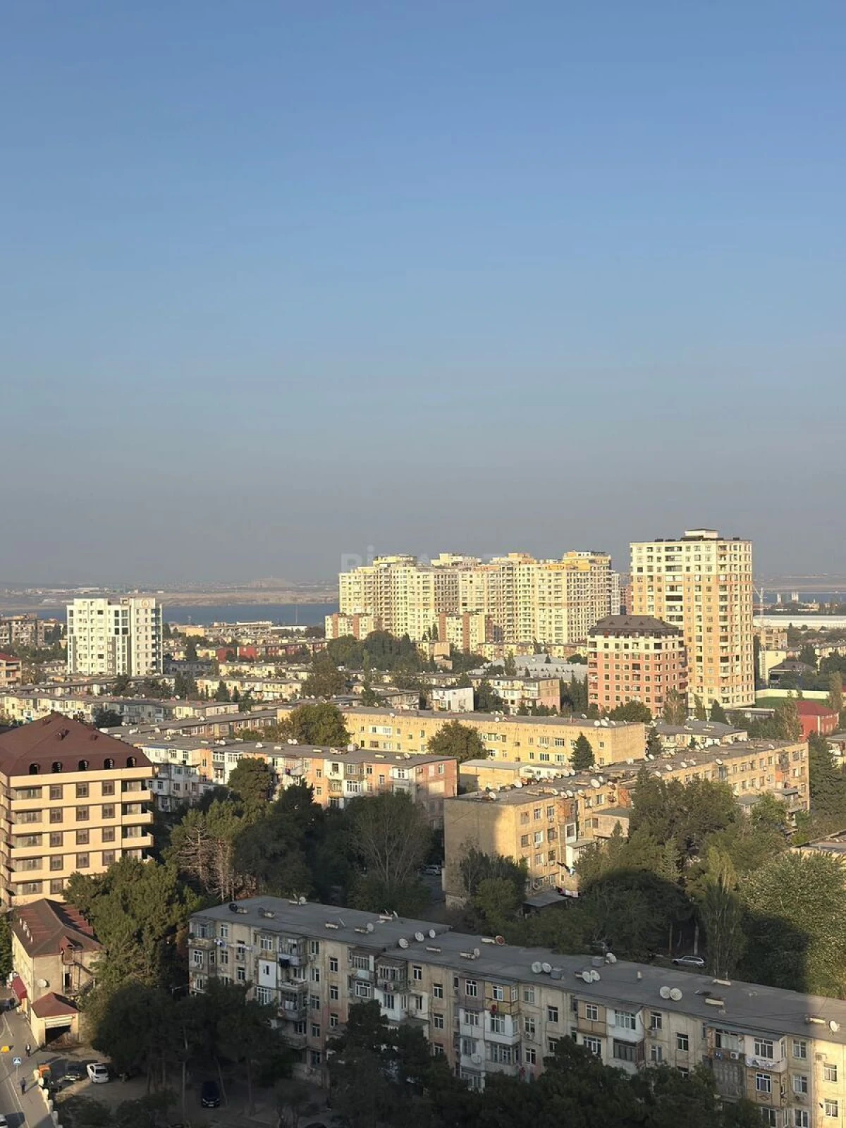 Satılır 4 otaqlı mənzil 155 m²