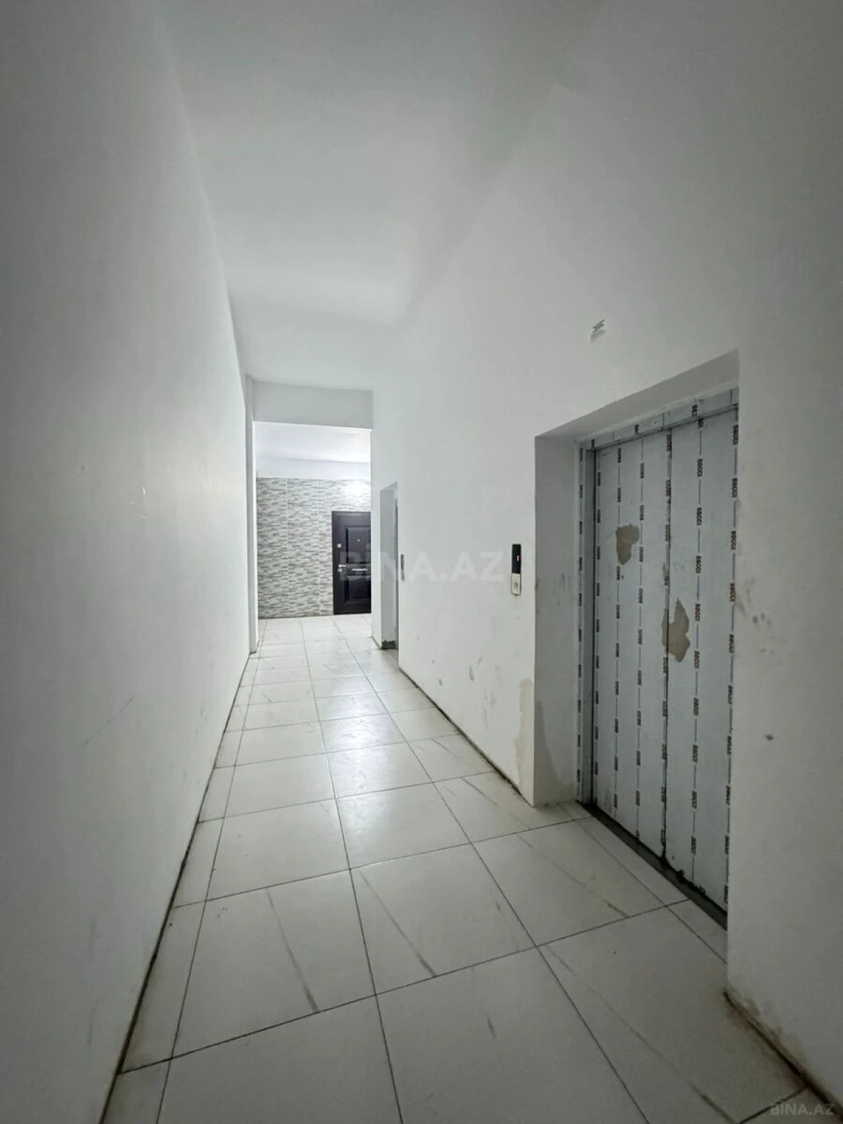 Satılır 4 otaqlı mənzil 170 m²
