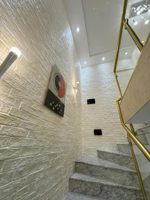 Satılır 4 otaqlı mənzil 170 m²