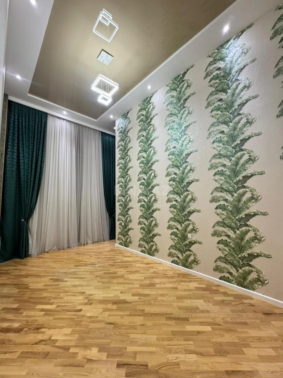 Satılır 4 otaqlı mənzil 170 m²