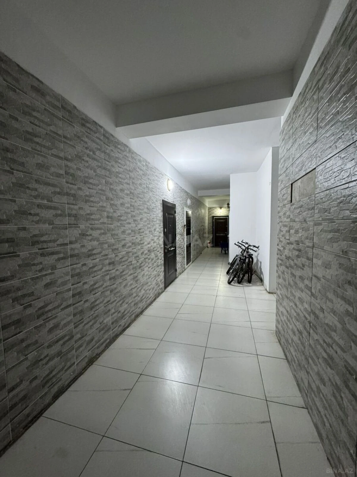 Satılır 4 otaqlı mənzil 170 m²