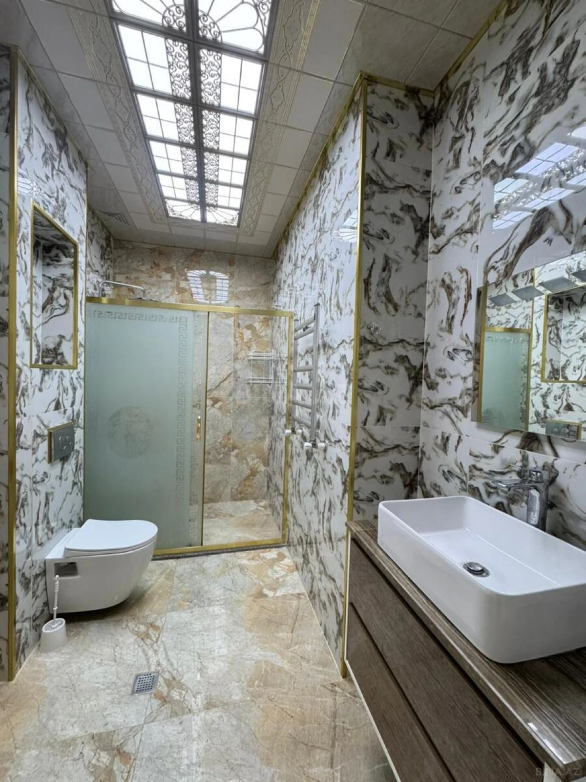 Satılır 4 otaqlı mənzil 170 m²