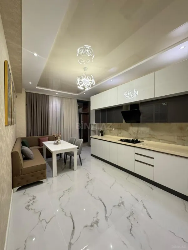 Satılır 4 otaqlı mənzil 170 m²