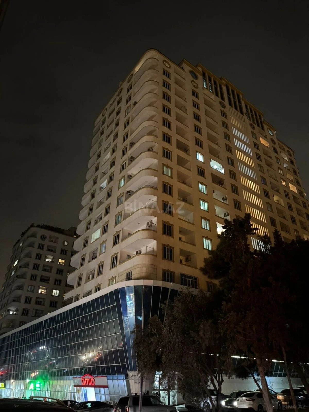 Satılır 4 otaqlı mənzil 170 m²