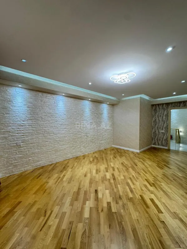 Satılır 4 otaqlı mənzil 170 m²