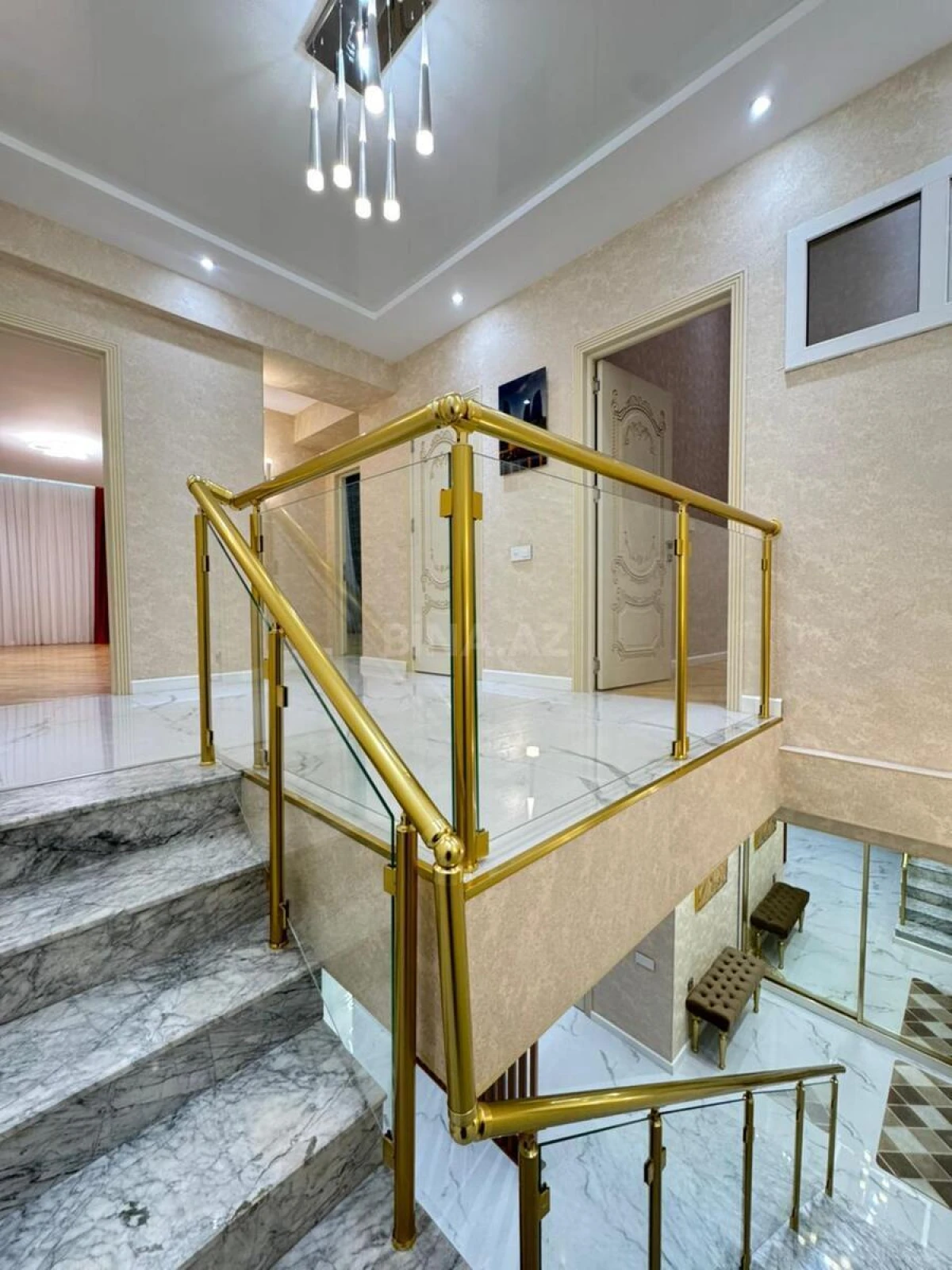 Satılır 4 otaqlı mənzil 170 m²