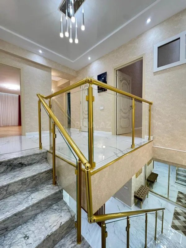 Satılır 4 otaqlı mənzil 170 m²