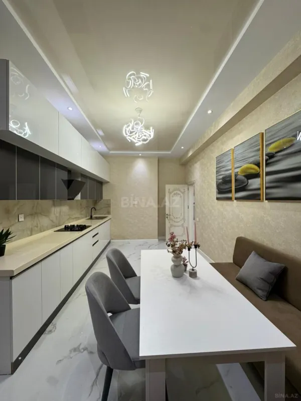 Satılır 4 otaqlı mənzil 170 m²