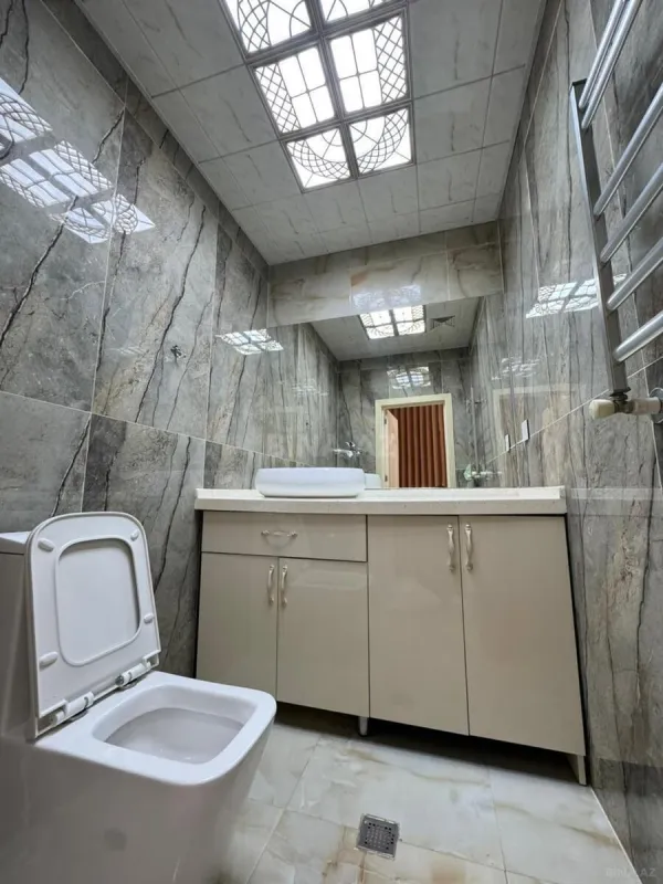 Satılır 4 otaqlı mənzil 170 m²