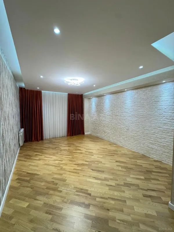 Satılır 4 otaqlı mənzil 170 m²