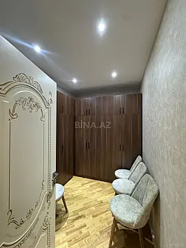 Satılır 4 otaqlı mənzil 170 m²