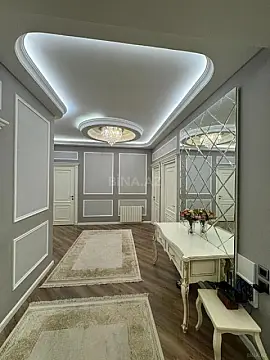 Satılır 4 otaqlı mənzil 180 m²