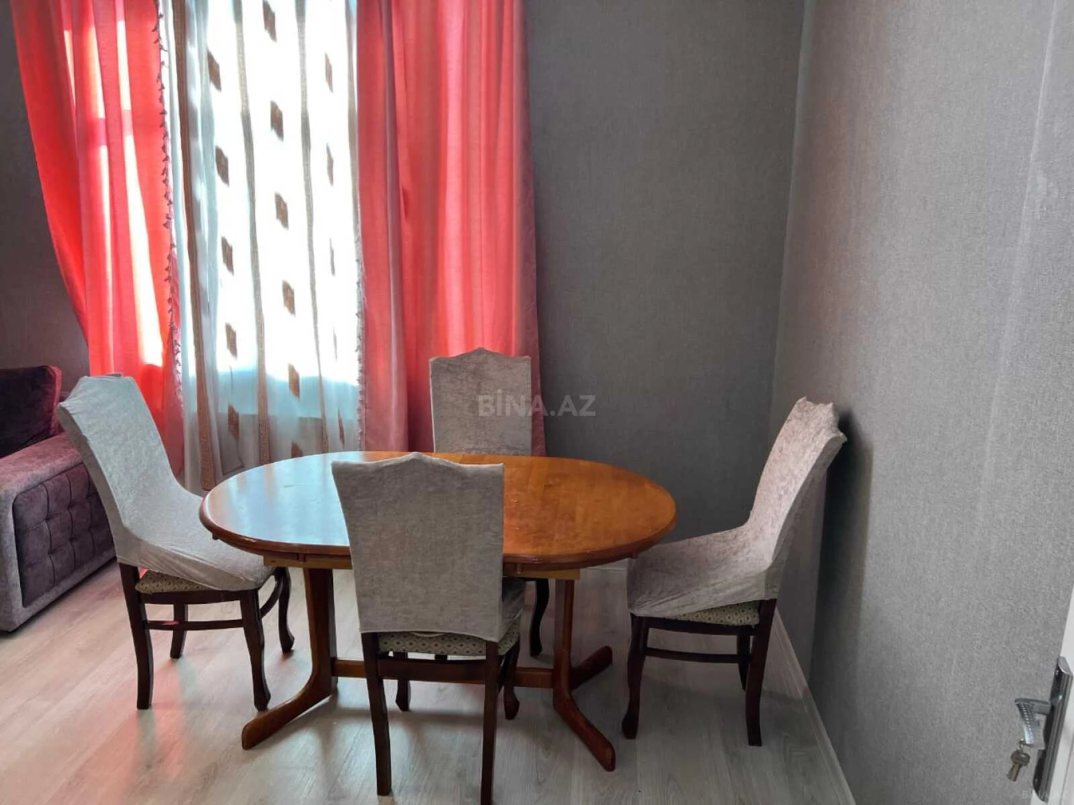 Kirayə verilir 2 otaqlı mənzil 65 m²