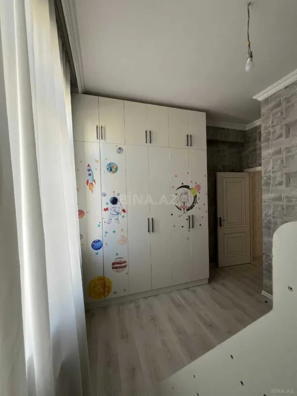Kirayə verilir 2 otaqlı mənzil 65 m²
