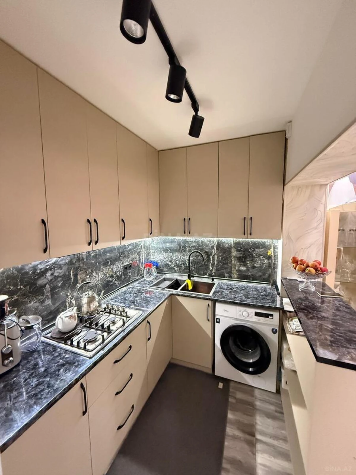 Satılır 2 otaqlı mənzil 63 m²