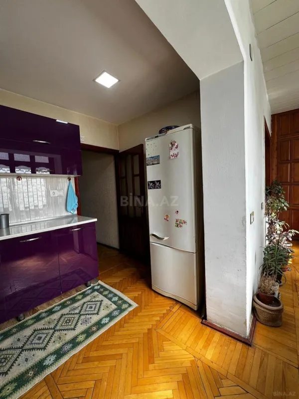 Satılır 5 otaqlı mənzil 130 m²