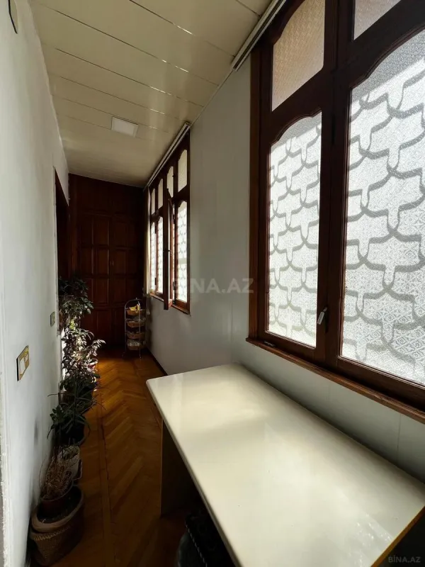 Satılır 5 otaqlı mənzil 130 m²