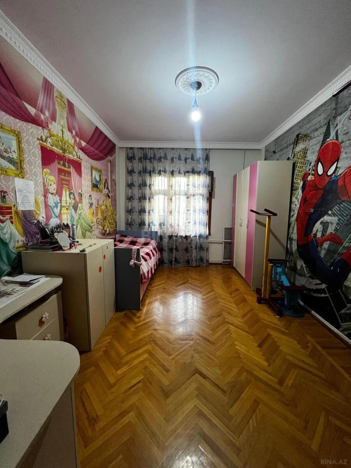 Satılır 5 otaqlı mənzil 130 m²
