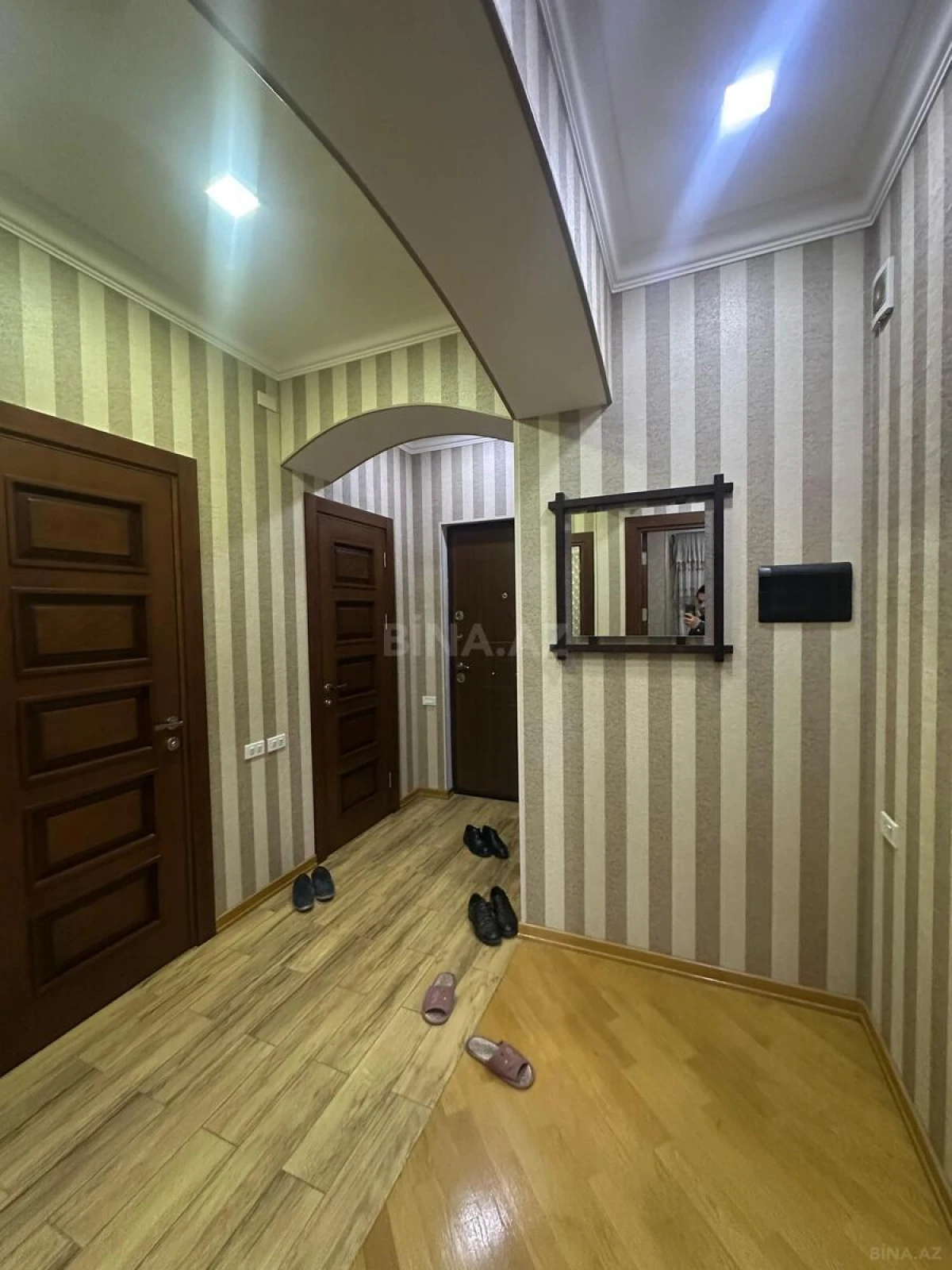 Satılır 2 otaqlı mənzil 80 m²