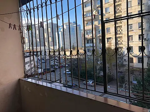 Satılır 2 otaqlı mənzil 70 m²