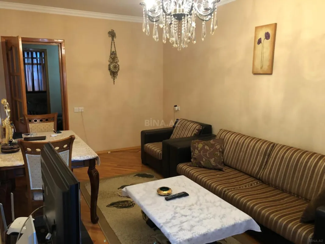 Satılır 2 otaqlı mənzil 70 m²