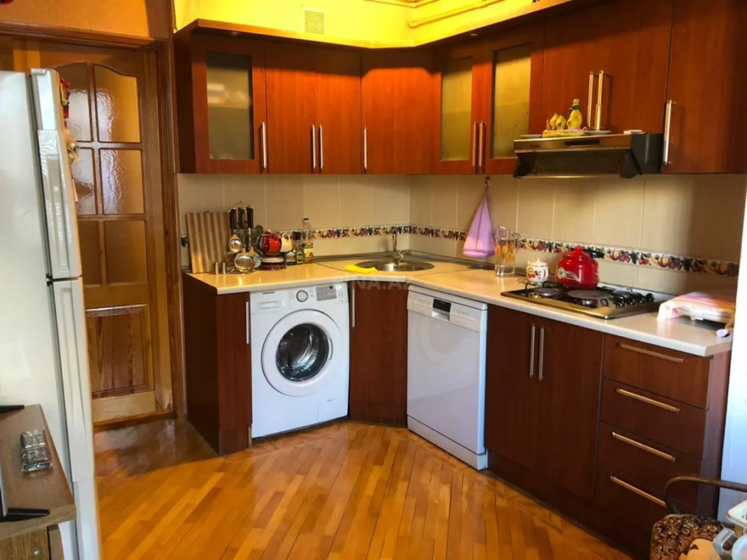 Satılır 2 otaqlı mənzil 70 m²