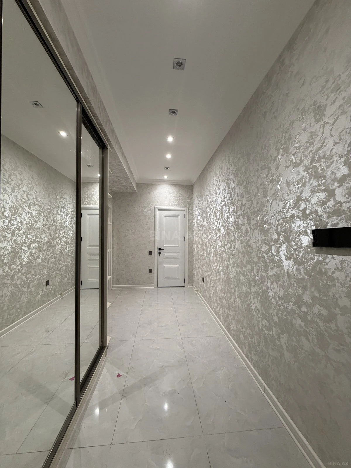 Satılır 2 otaqlı mənzil 54 m²