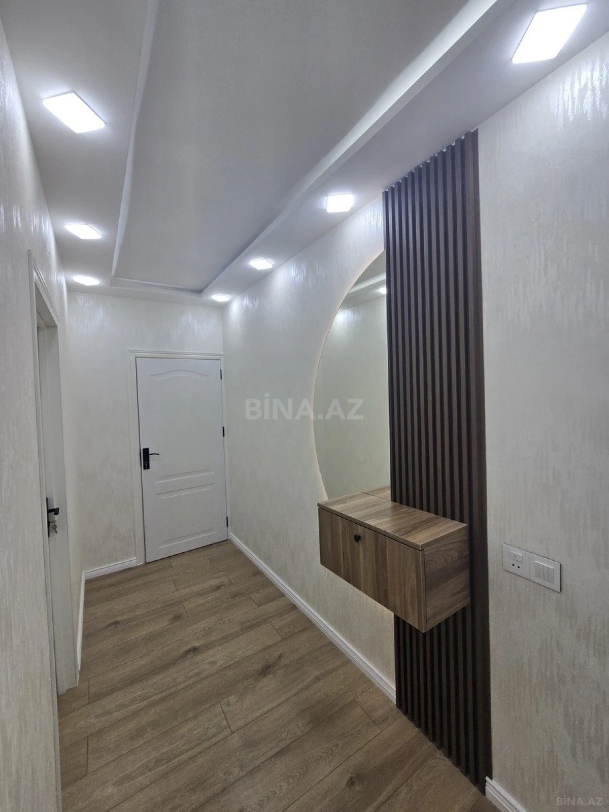 Satılır 2 otaqlı mənzil 70 m²