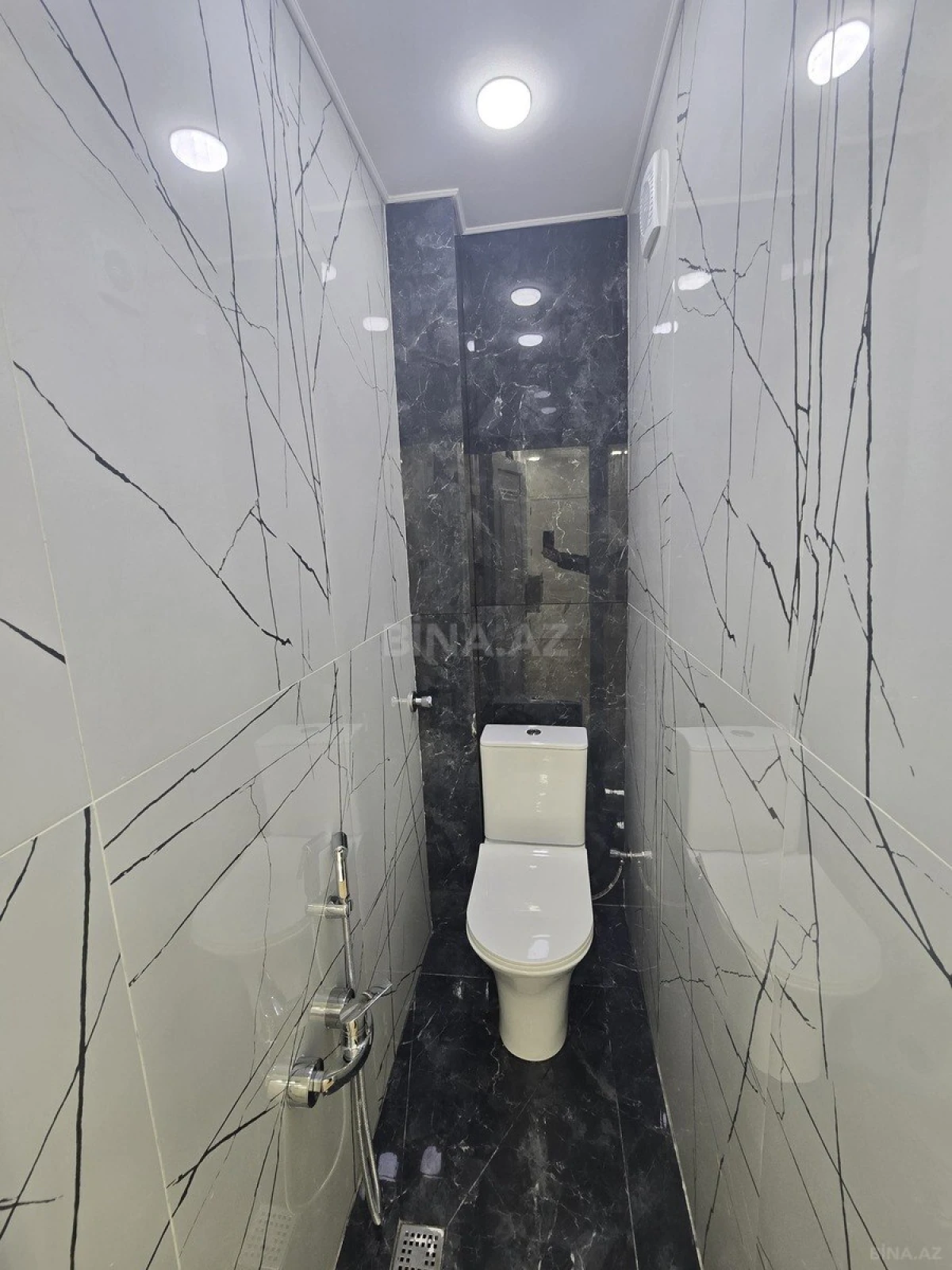 Satılır 2 otaqlı mənzil 70 m²