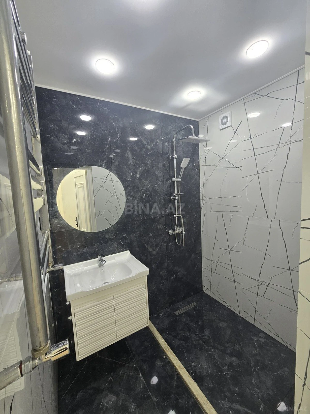 Satılır 2 otaqlı mənzil 70 m²