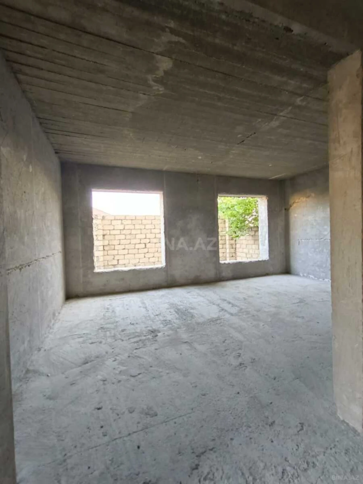 Satılır 6 otaqlı həyət evi 300 m²
