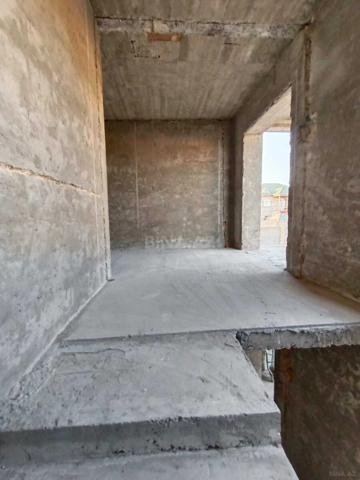 Satılır 6 otaqlı həyət evi 300 m²