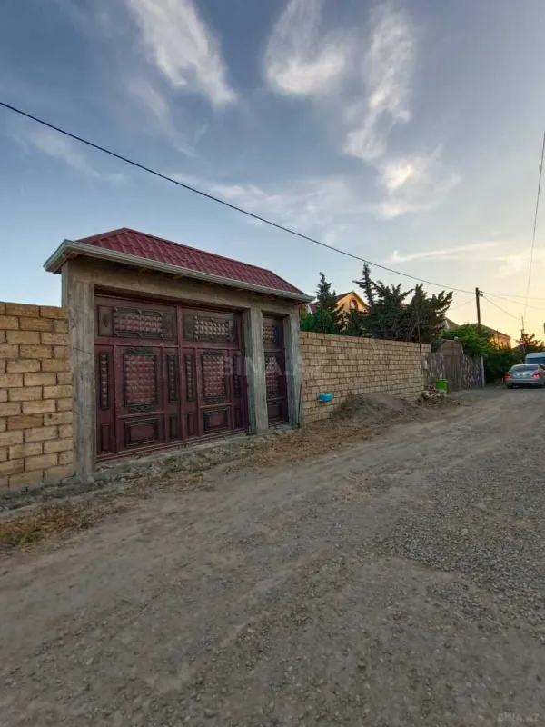 Satılır 6 otaqlı həyət evi 300 m²
