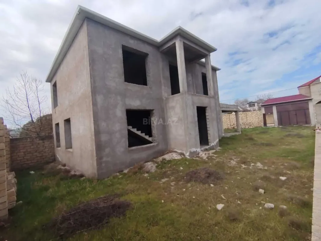 Satılır 6 otaqlı həyət evi 300 m²
