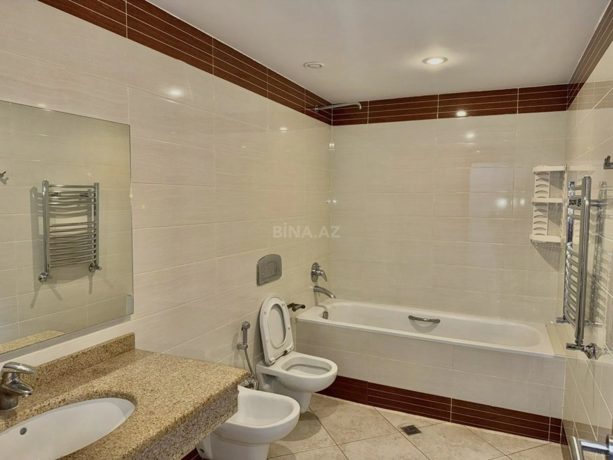 Kirayə verilir 4 otaqlı mənzil 210 m²