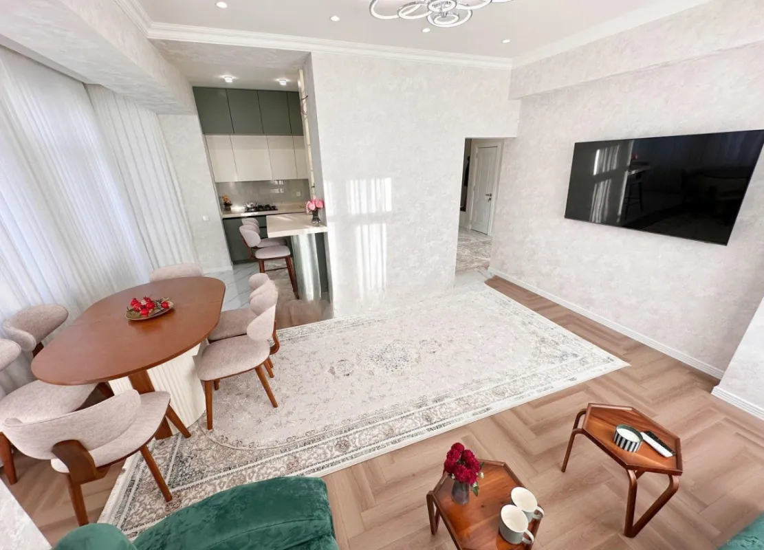 Kirayə verilir 2 otaqlı mənzil 90 m²
