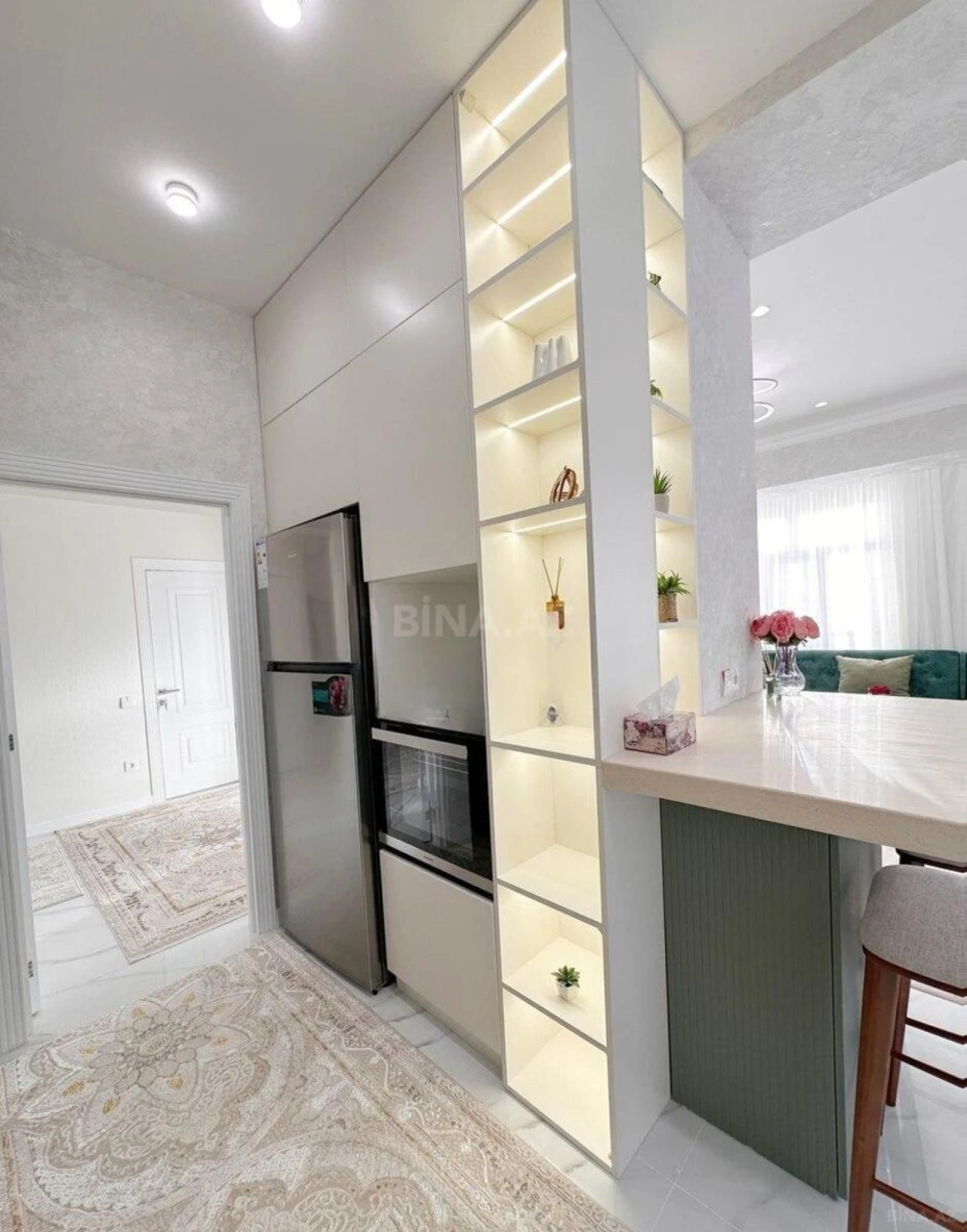 Kirayə verilir 2 otaqlı mənzil 90 m²