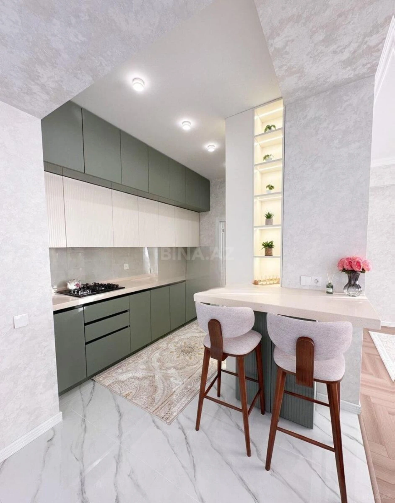 Kirayə verilir 2 otaqlı mənzil 90 m²