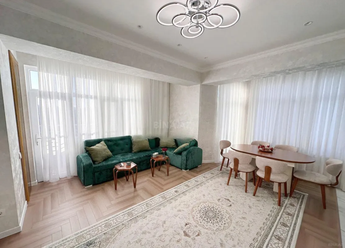 Kirayə verilir 2 otaqlı mənzil 90 m²