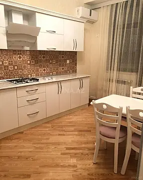 Kirayə verilir 2 otaqlı mənzil 80 m²