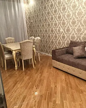 Kirayə verilir 2 otaqlı mənzil 80 m²