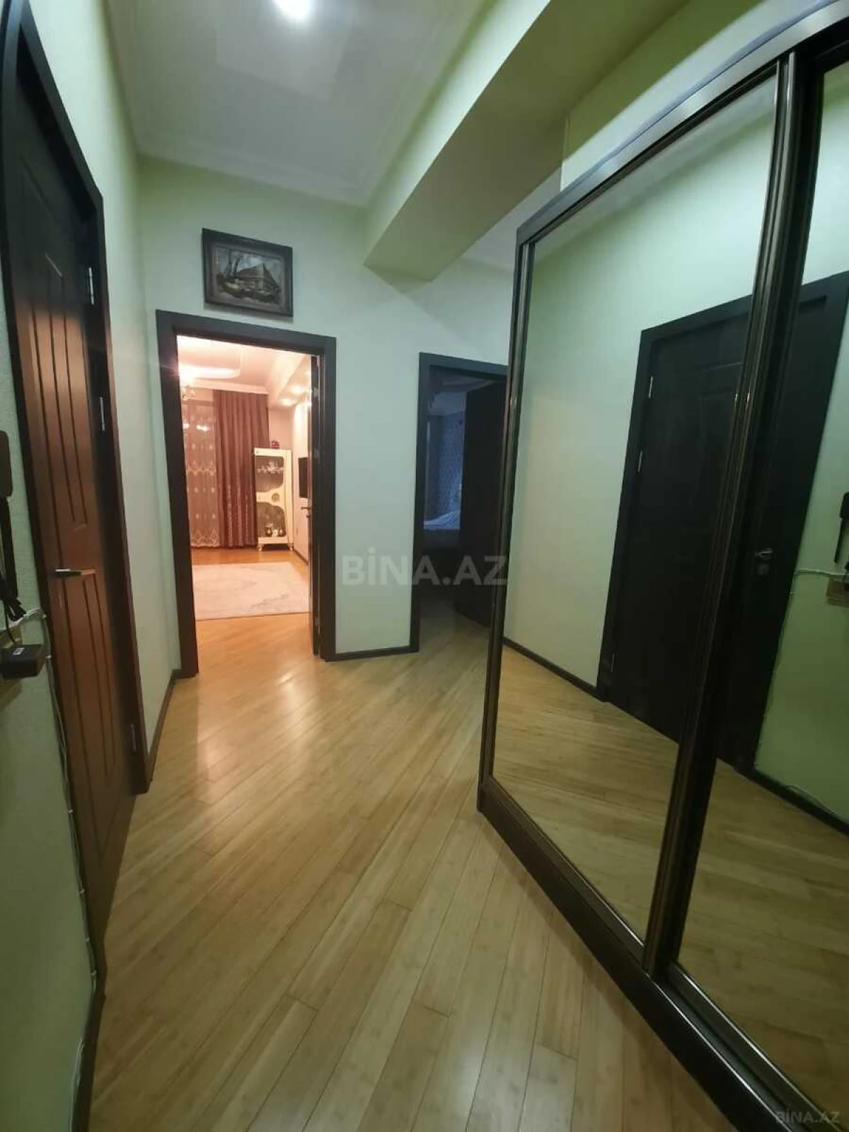 Satılır 2 otaqlı mənzil 63 m²