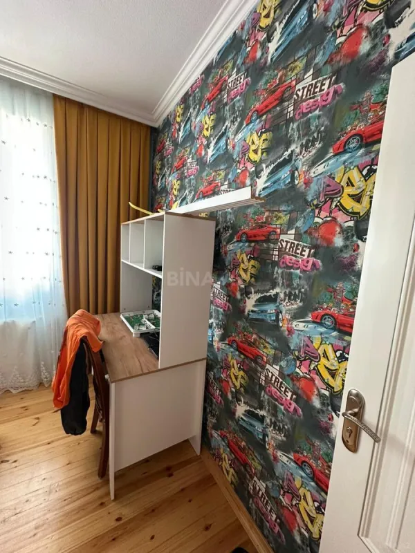 Satılır 5 otaqlı həyət evi 300 m²