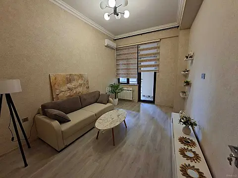Kirayə verilir 2 otaqlı mənzil 70 m²