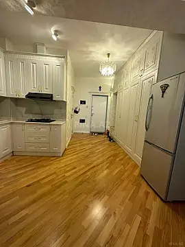 Satılır 2 otaqlı mənzil 72 m²